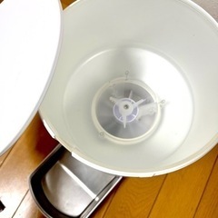 ＊美品TakeOne＊ テイクワン 見守りカメラ付きペット自動給餌機 Take-One P1 ホワイト