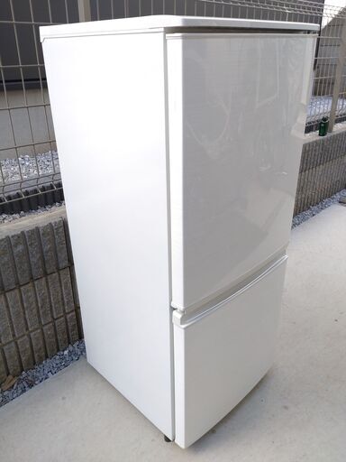 直接引き取り： 東京都 調布市 】 SHARP 冷凍冷蔵庫 SJ-D14C-W ☆ 小型 