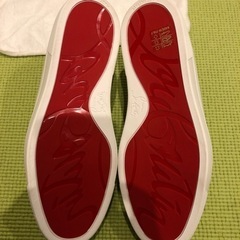 ルブタンLOVEプリント