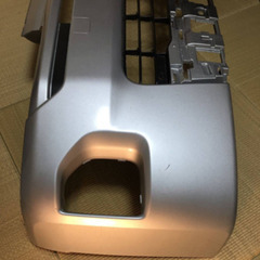 トヨタ　ハイエース 200系 標準 4型 5型 純正 フロントバンパー 52119-26650 シルバー 