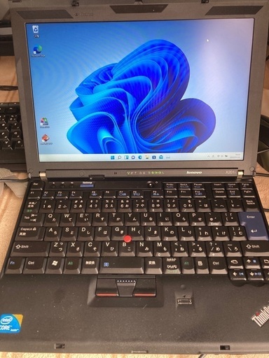 Win11 ThinkPad Lenovo core i3 認証済