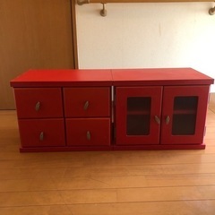 赤い収納があるテレビ台😄（決まりました）