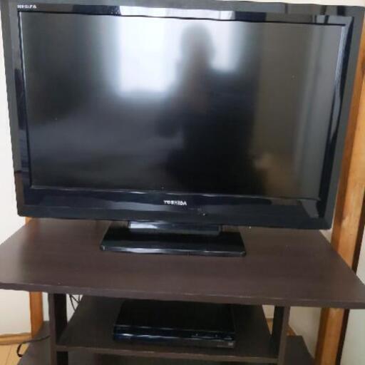 レグザ32型　テレビ台　DVDプレイヤー