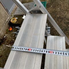 アルミ製　折り畳み式ハシゴ　折り畳み式階段