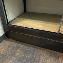 【引き取り限定】ショーケース縦型２個セット（バラ売り不可）