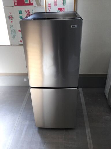 高年式！【2021年製】 Haier 2ドア冷凍冷蔵庫 148L JR-XP2NF148F /大容量ボトムフリーザー ガラストレイ 耐熱トップテーブル