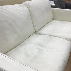 神戸新長田店】ホワイトカラーのムスタング3人掛けソファーです 