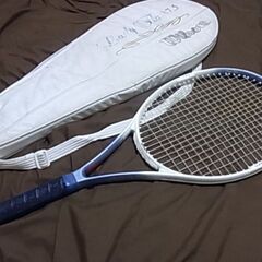 テニスラケット（硬式）Wilson　白青　ケース付き