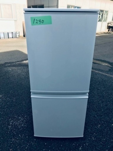 ①✨2016年製✨1280番 SHARP✨ノンフロン冷凍冷蔵庫✨ SJ-D14B-W‼️