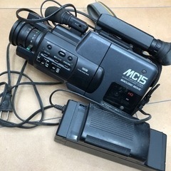 　レトロ　ビデオカメラ