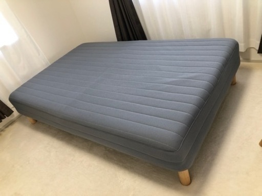【値下げしました】ニトリ　足付きマットレス　セミダブル