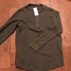 UNIQLOワッフルヘンリーネック