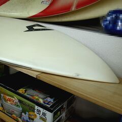 サーフボード GREED VANKSY バンクシシェイプ 長さ(約) 175.3cm 5\'9 幅(約) 47.94cm 18 7/8 厚み5.87cm 2 5/16 【モノ市場半田店】