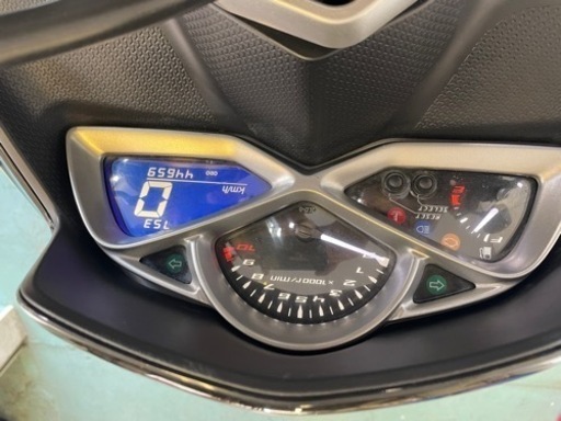 マジェスティs 60thアニバーサリーカラー 社外テールリアフェンダー