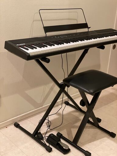 電子ピアノ（キーボードスタンド、ペダル、椅子もセット