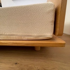 無印良品のベッド(テンピュールのマットレス付き)