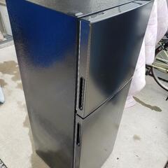 ☆極美品☆maxzen 冷蔵庫 2020年製 JR138ML01GM 138L 右開き 2ドア 一人暮らし 単身 同棲 便利 黒 ブラック マクスゼン

