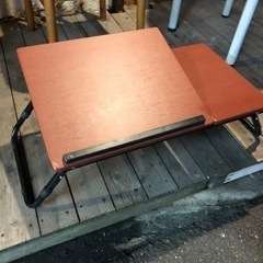 ベッド用　折りたたみテーブル　タブレット使用可能　パソコン台　