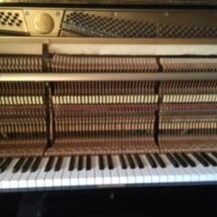 カワイ　アップライトピアノ　中古品