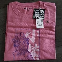 【新品】ユニクロ  ワンピースの男女兼用のTシャツ①の画像