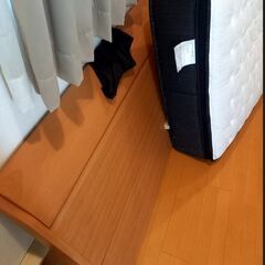 大きいベッド　180 cmX 2 + ベッド用のマットレスX4　