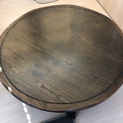 木製の丸いテーブル　コタツにもなります‼︎