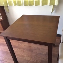 ダイニングテーブル　２人掛けサイズ（75×75×72）