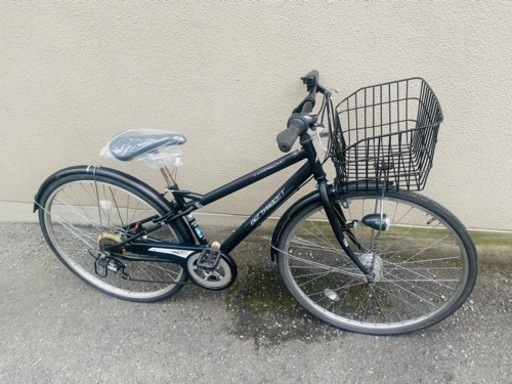 27インチのカゴ付きクロスバイク。オートライト、6段変速、鍵付きです