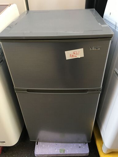 ☆中古 激安！！￥8,500！！YAMADA　90㍑2ドア冷蔵庫　家電　2019年製　YRZ-C09G1型　幅48cmｘ奥行51cmｘ高さ85cm　【BBM155】