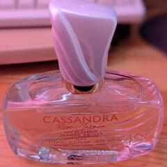 香水　Cassandra 