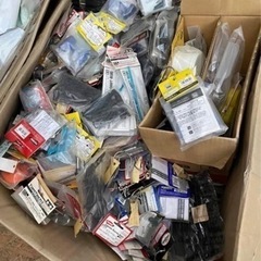 ラジコンパーツ、ボディー在庫まとめて　転売ヤー大歓迎