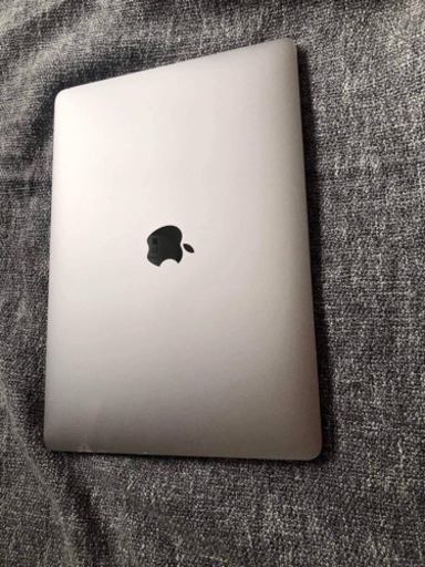 Macbook pro 2017 13''まだあります