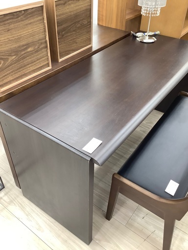 ライティングデスクのご紹介！（トレファク寝屋川）