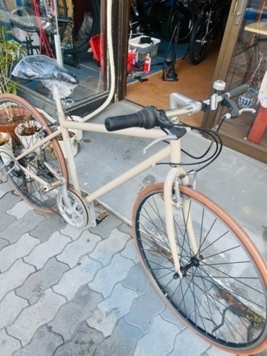 ほぼ全ての部品を新品に交換済み。中古のクロスバイク。6速。消費