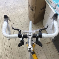 1/28 【✨新品•未使用品✨】21テクノロジー 28インチ ロードバイク ASYZ609323 7段変速 ホワイト イエロー メーカー保証1年•取扱説明書付