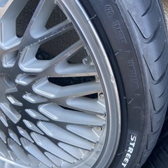 ハイエース　20インチ　ホワイトレター　値下げ中です