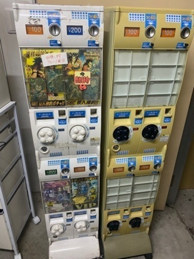 カードガチャガチャ　本体　3台