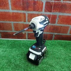 マキタ makita TD171DRGXW インパクトドライバー【リライズ野田愛宕店】【店頭取引限定】【中古】【管理番号：IT01OMB7EHSX】 マキタ インパクトドライバー TD171DRGX 青黒白赤茶カッパー の最新