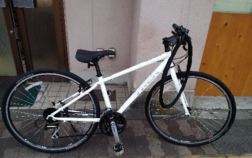 美品☆【TREK】FX7.2 700cクロスバイク アルミ/24speed/ホワイト