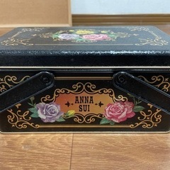 【ANNA SUI(アナスイ)】缶製の小箱0円