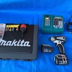 【取引決定】【オマケ有り】マキタ 充電式インパクトドライバ TD...