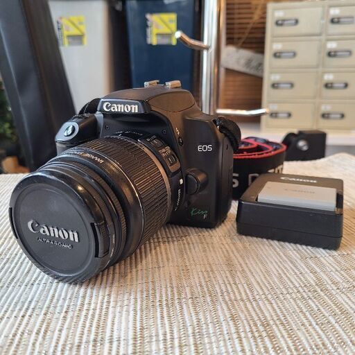 Canon キャノン　Canon EOS Kiss F　デジタル一眼レフカメラ　デジカメ　カメラ