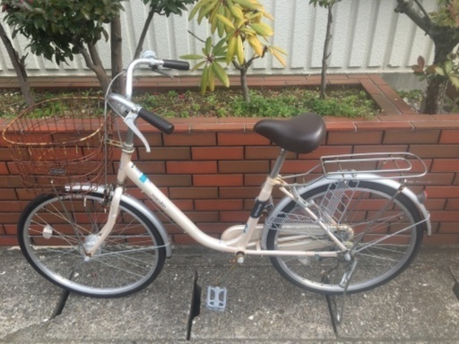 (chariyoshy 出品)24インチ　オートライト付き自転車　クリーム色