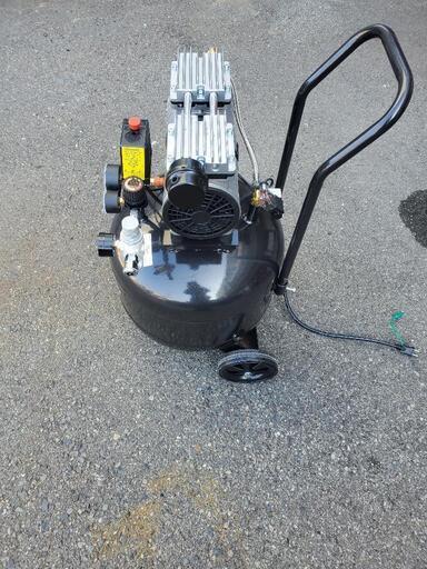 エアーコンプレッサー超静音タイプ　40L