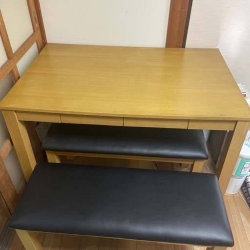 ダイニングテーブル