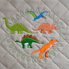 刺繍生地　恐竜
