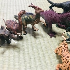 恐竜 - おもちゃ