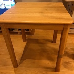 テーブル(木製)