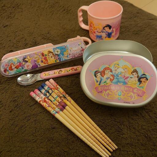 ディズニープリンセス お弁当箱セット 中古 Hk 上桂のキッズ用品 その他 の中古あげます 譲ります ジモティーで不用品の処分