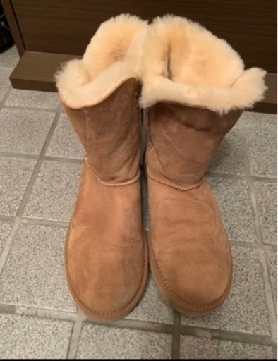 UGG アグ ムートンブーツ ベイリーボタン